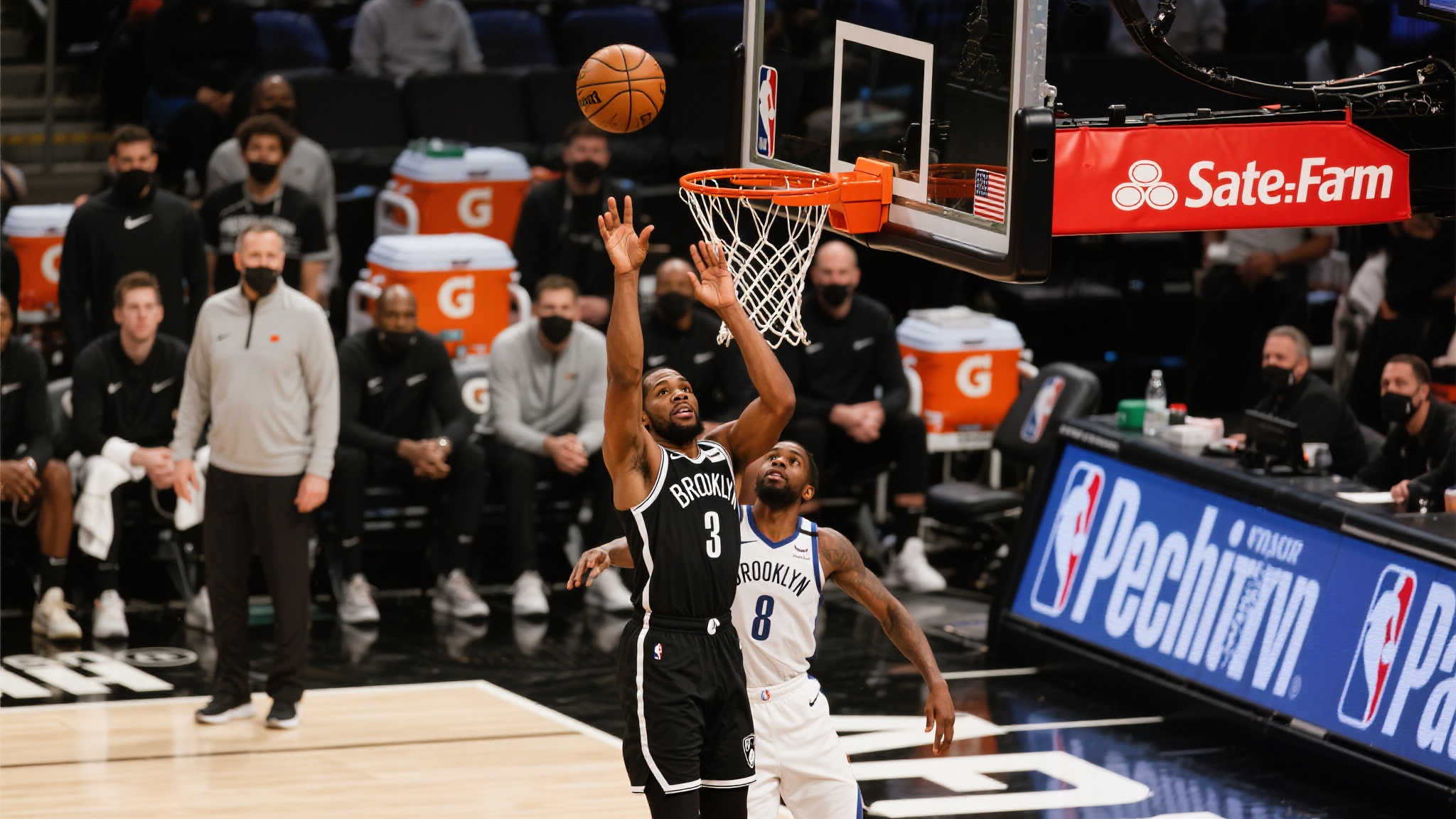 华大体能遭遇双加时考验,北大强悍防守成关键因素 华大体能遭遇双加时考验,北大强悍防守成关键因素